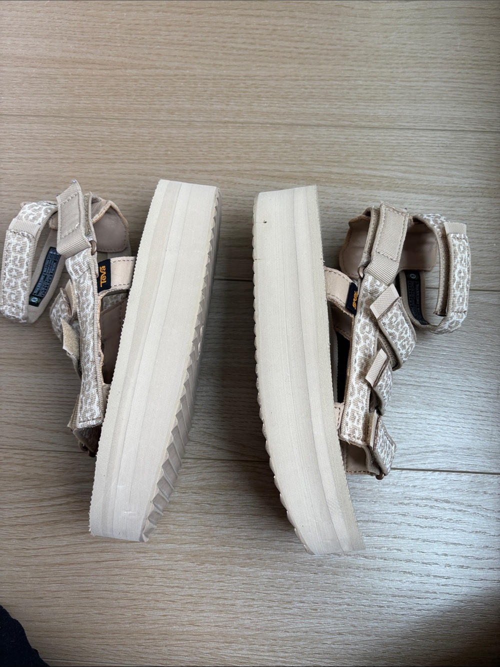 Women's Teva Mevia Flatform Strappy Sandal - Picture 6 of 12